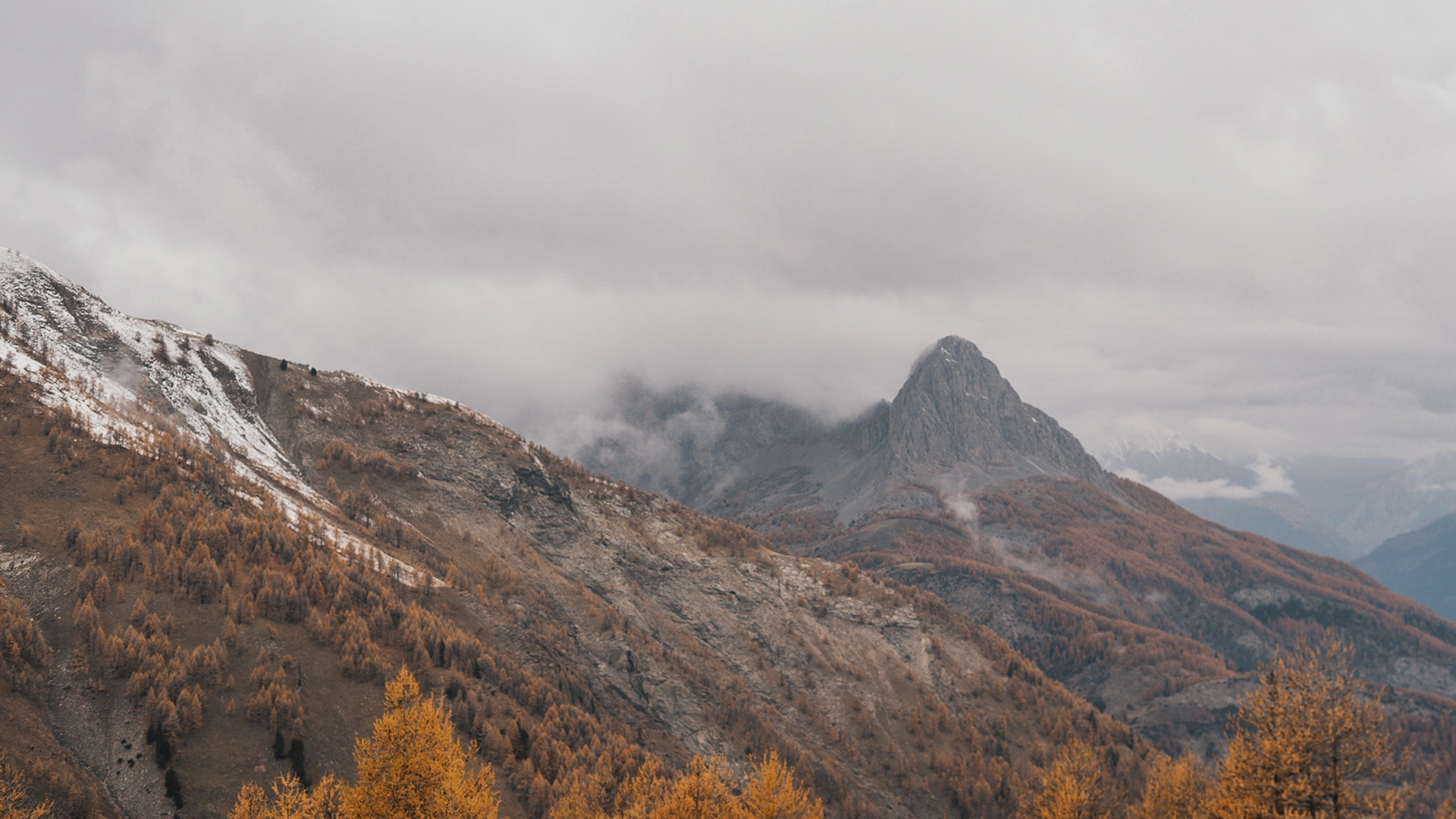 Paysage montagne et lac Mercantour